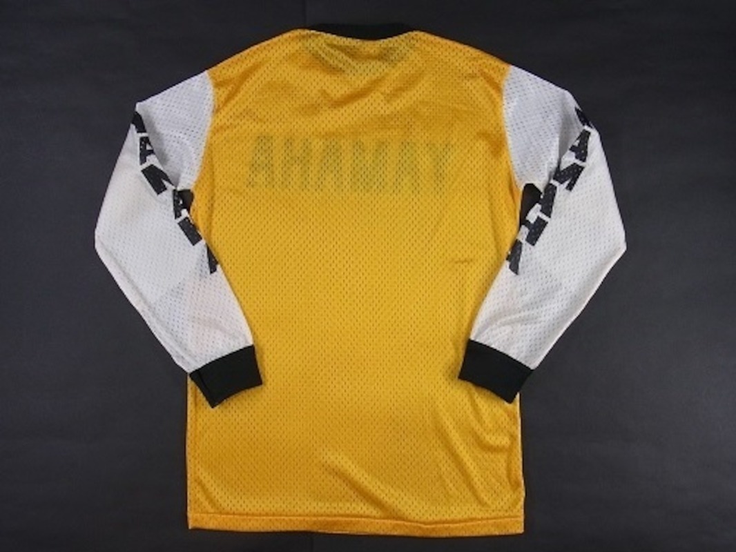 Camiseta Amarilla de Manga Lar - Yellow Summer Clothing reseña y precio